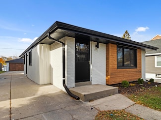 1215 S 91st St, Milwaukee, WI 53214