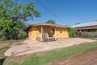 560 8th St, Hawley, TX 79525