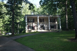 101 Bob St, Selmer, TN 38375