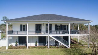 134 Spence Dr, Pass Christian, MS 39571
