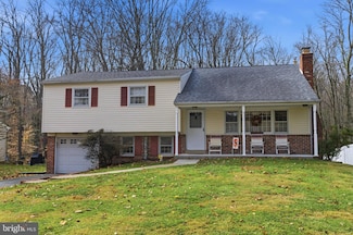 5 Glen Dr, Yardley, PA 19067