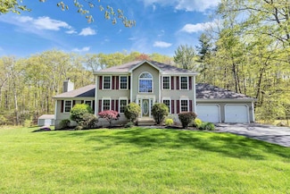 11 Fieldstone Dr, Hooksett, NH 03106