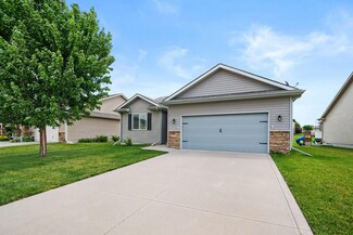 2417 NE Ewing Ct, Grimes, IA 50111