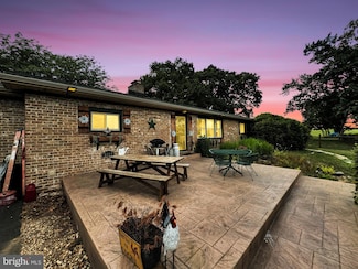 205 E Telegraph Rd, Airville, PA 17302