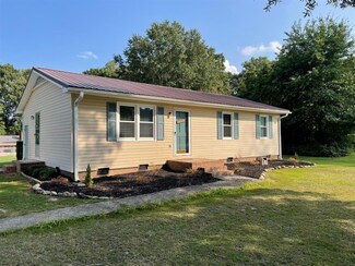 120 Pine St, Campobello, SC 29322