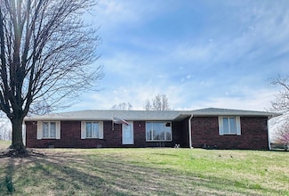 1022 E Fremont Dr, Stockton, MO 65785