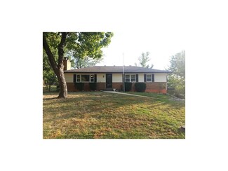 3813 NW Oakcrest Dr, Kansas City, MO 64151