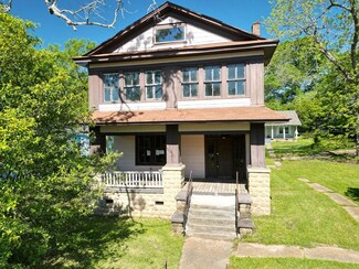 424 3rd St, McComb, MS 39648