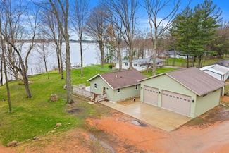539 River Rd W, Rudolph, WI 54475