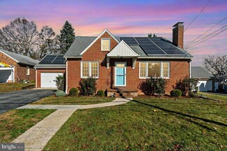 141 E Hillcrest Dr, Carlisle, PA 17013