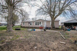200 Wall St, Clark, MO 65243