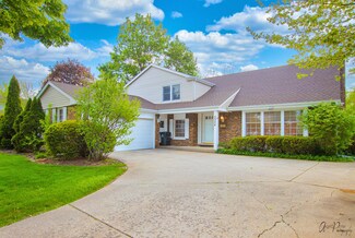 2324 Greenwood Rd, Glenview, IL 60026