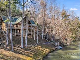 446 Rainbow Cir, Lake Lure, NC 28746