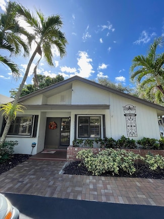 3850 Arelia Dr S, Delray Beach, FL 33445