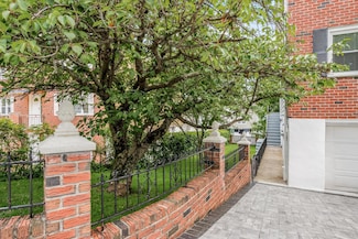 2 Bryn Mawr Place Unit Gr Level, Yonkers, NY 10701