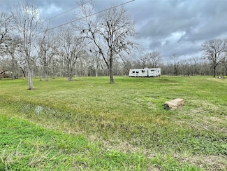119 Pin Oak Dr, Bailey's Prairie, TX 77515