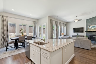 2121 Demarsh Ln, Denton, TX 76210