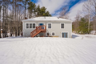 9 Miecaskyl Dr, New Gloucester, ME 04260