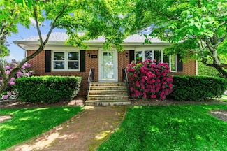 136 Central Ave, Johnston, RI 02919