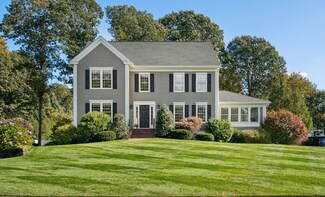 1 Fielding Ln, Hampton, NH 03842
