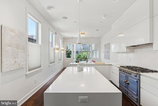767 S 12th St, Philadelphia, PA 19147