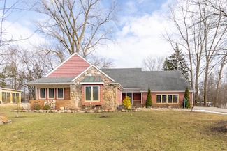 24320 Glenda St, Novi, MI 48375