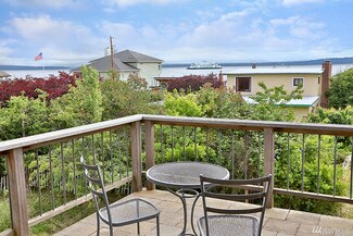 6881 Saska Place, Clinton, WA 98236