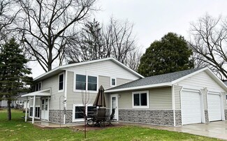 205 Ann St, Fox Lake, WI 53933