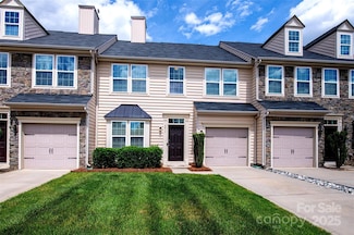 9614 Springholm Dr, Charlotte, NC 28278