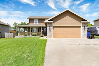 2714 Hackberry Dr, Junction City, KS 66441