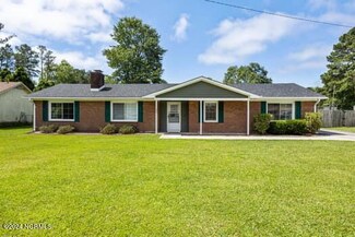 102 E Bridle Ln, Havelock, NC 28532