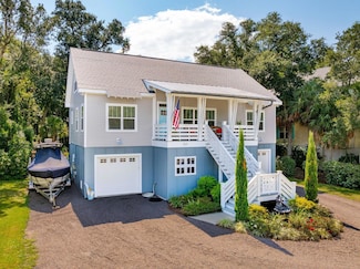 215 W Indian Ave, Folly Beach, SC 29439