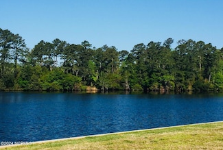 126 Shoreview Dr, New Bern, NC 28562