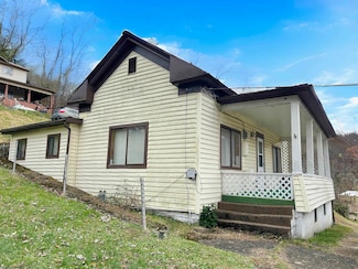 3203 Willey Ave, Farmington, WV 26571