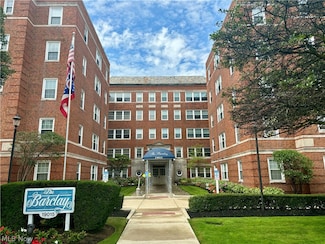 19015 Van Aken Blvd Unit 301, Shaker Heights, OH 44122