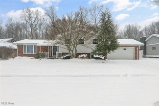 2832 Citadel Dr NE, Warren, OH 44483