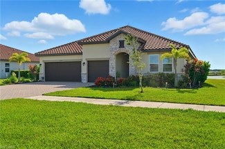 2055 Grove Dr, Naples, FL 34120