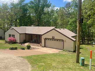 112 Woodlawn Dr, Fairfield Bay, AR 72088