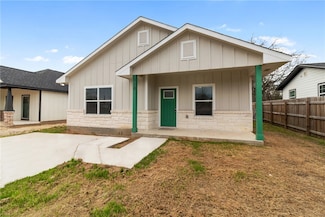 910 Chicago St, Bryan, TX 77803