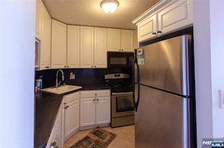 555 North Ave Unit 21A, Fort Lee, NJ 07024