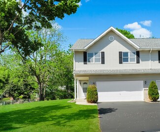 211 Lorien Ct, East Dundee, IL 60118