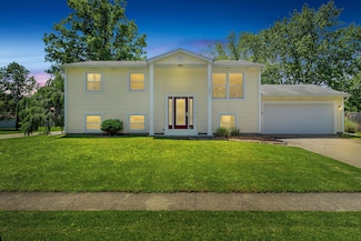 2004 Eisenhower Ave, Valparaiso, IN 46383