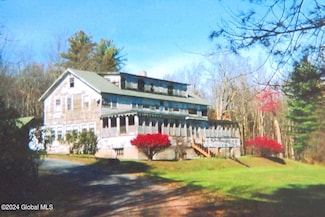 137 Nugent Rd, Cropseyville, NY 12052
