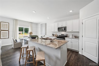 7012 Greenholm Place, Ampthill, VA 23234