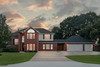 3814 Oak Ridge Dr, Baytown, TX 77523
