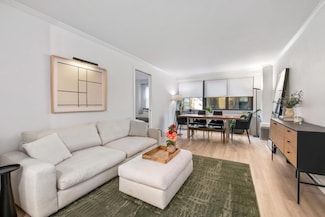 210 E 15th St Unit 2H, New York, NY 10003