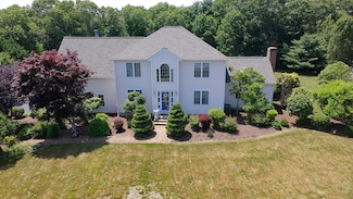 37 Nachaomet Rd, Lakeville, MA 02347