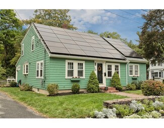10 Oriole St, Chelmsford, MA 01824