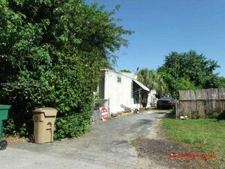 13401 SW 9th St, Davie, FL 33325