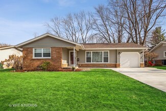 1013 Bosworth Ln, Elk Grove Village, IL 60007